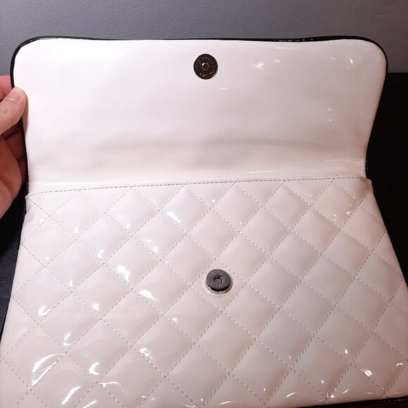 3/$20 FOREVER 21 Quilted Faux Leather Clutch Foldover Magnetic Purse Bag Ivory - Picture 4 of 10